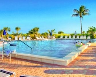 Beautiful Beachfront Views with Free Wifi! - Sanibel - Pool