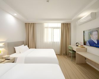 Hi Inn Nanjing Youfang Bridge Metro Station - Nanjing - Bedroom