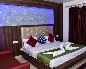 Raj Resort - Rishikesh - Bedroom