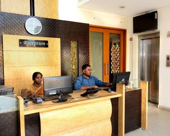 Hotel Metro - Kumbakonam - Rezeption