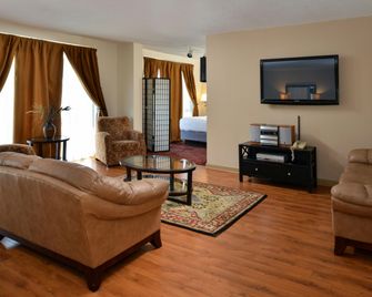 هوثورن إن آند كونفرنس سنتر - وينستون-سالم - غرفة معيشة