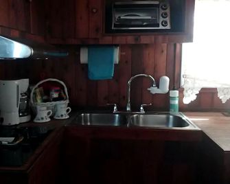 Unique Floating Accommodation at Resort for Getaway to Key West, Florida - Key West - Cucina
