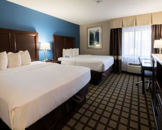 Baymont by Wyndham Detroit Airport/Romulus - רומולוס - חדר שינה