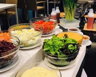 Mayflower Grande Suite Hotel - Пітсанулок - Buffet