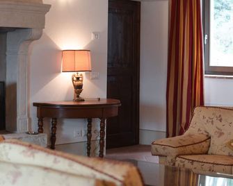 Studio-Superior-Ensuite with Shower-Countryside view-Monolocale - 阿菲 - 客廳