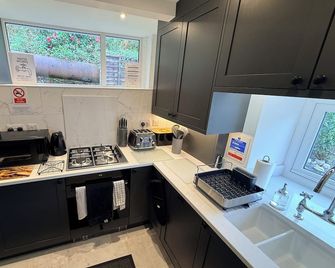 Riverside Cottage, Abergwynant (sleeps up to 3) - don't forget your binoculars! - Dolgellau - Küche