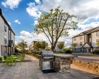 MainStay Suites Sterling near Dulles Town Center - Sterling - Property amenity