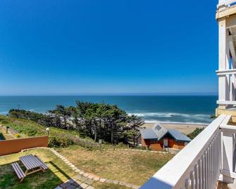 Romantic Ocean View Suite with Easy Beach Access, Dog-Friendly - Lincoln City - Balcony