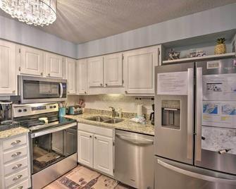 Hilton Head Condo Beach Supplies, Walk to Shore! - Hilton Head Island