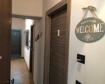 B&B Magada - Messina - Flur