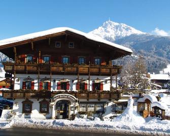 Kaiserhotel Neuwirt - Oberndorf in Tirol - Gebouw