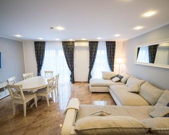 Merkel Villa Apartamente - Wiesbaden - Living room