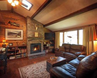 Montana Rock Creek Cabin - Clinton - Wohnzimmer