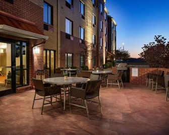 TownePlace Suites by Marriott Garden City - Garden City - Uteplats