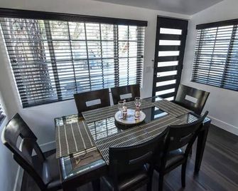 Cozy modern little cabin in Crestline - Crestline - Comedor
