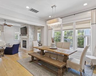 Spring Break Availability! Book Now! Private Heated Pool! Golf Cart! 5 Adult Bikes! Watersound! - WaterSound - Dining room