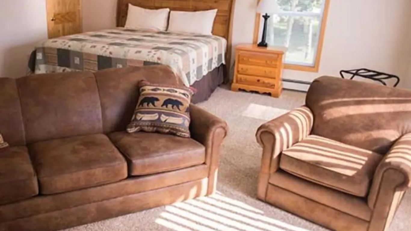 M-22 Inn Suttons Bay