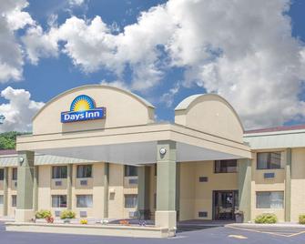 Days Inn by Wyndham Portage - Portage - Edificio