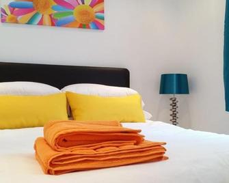 The Jorvik Mini studio Parking available - York - Bedroom