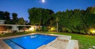 Millard Crescent Guest House - Port Elizabeth - Pool