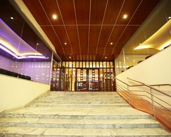 Royal Beach Resort - Cox's Bazar - Escaleras
