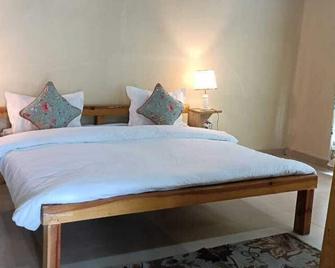 Emerald Woods Mukteshwar - Mukteshwar - Bedroom