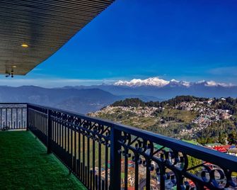The West Gate Posada By Summit - Darjiling - Balkon