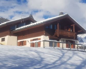 Chalet Familial Face au Mont Blanc - Cordon - Bâtiment