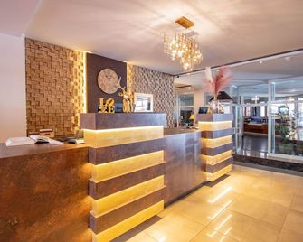 Hotel Tanne Ilmenau - Ilmenau - Rezeption