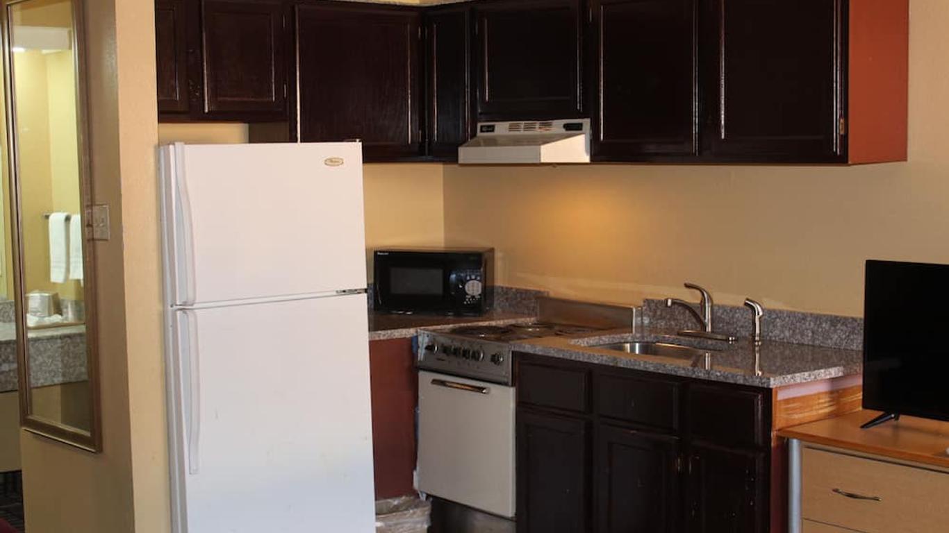 The Executive Inn & Suites