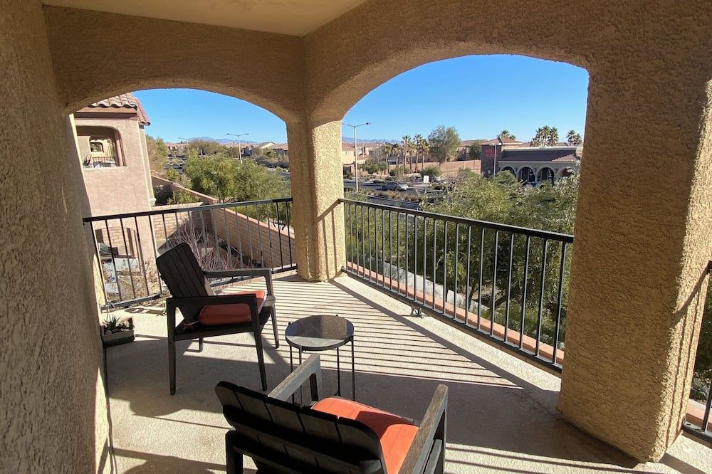 A Desert Sanctuary in Summerlin… cozy home near the best schools in Las Vegas - לאס וגאס - מרפסת