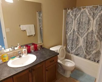 1 bedroom lake Mountain view - West Kelowna