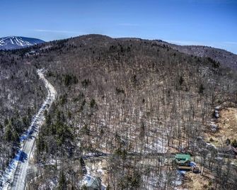 Storybook Stratton House 3 Mi to Mount Snow! - Stratton