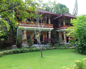 Rambutan Hotel - Buleleng - Building
