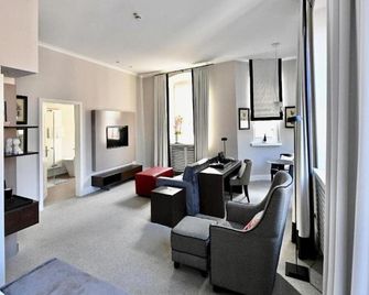 Hotel Bischofshof am Dom - Regensburgo - Sala de estar