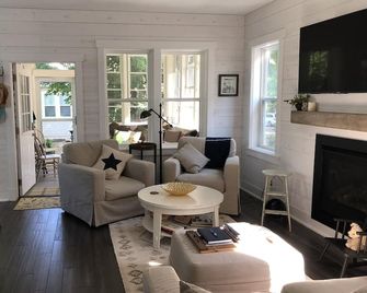 ~~~~~Cottage Moe~~~~~ - New Buffalo - Wohnzimmer