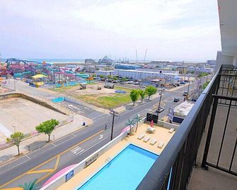 Beach Terrace Motor Inn - Wildwood - Balkong