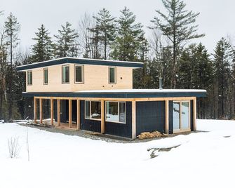 Secluded Modern Rustic - Lincoln - Edificio