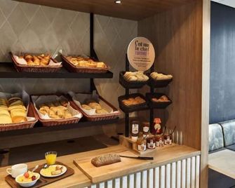 B&B HOTEL Nantes Parc Expos La Beaujoire - Nantes - Buffet