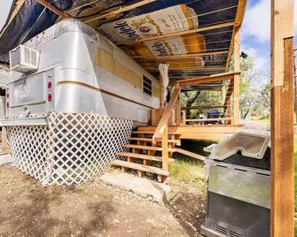 Cozy RV with AC and WiFi in charming Auburn countryside - Auburn
