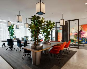 citizenM hotel Amsterdam Airport - Schiphol - Lobby