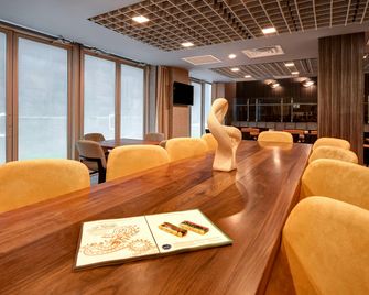 سبرينج هيل سويتس باي ماريوت نيويورك ميدتاون مانهاتن / بارك أفينيو - نيويورك - مطعم