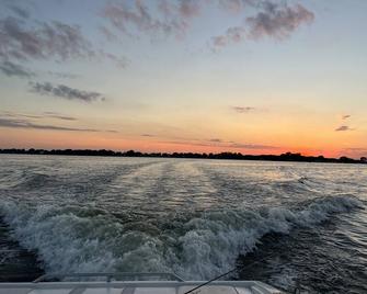 Camper or tent space available, hunter paradise! - Ruthven - Playa