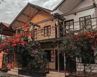 New Western - Acacías