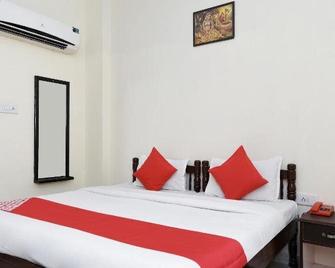 Hotel Green Valley - 瑟瓦伊馬托布爾 - 臥室