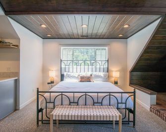 Harvey House - Idyllwild - Bedroom