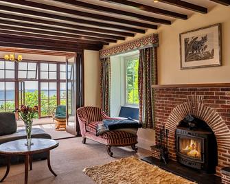Finest Retreats - Tregatreath - Coverack - Living room