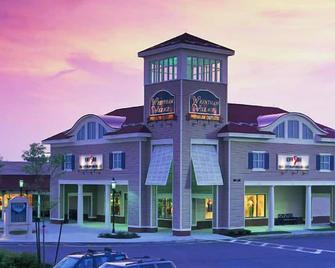 4 Relaxing Units W/ Free Parking, Free Breakfast, Near Foxboro Station! - Foxborough - Budova