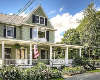 Historic 3-Bedroom 2-Full Baths Victorian Home Fully Furnished in Prime Location - Monroe - Edificio