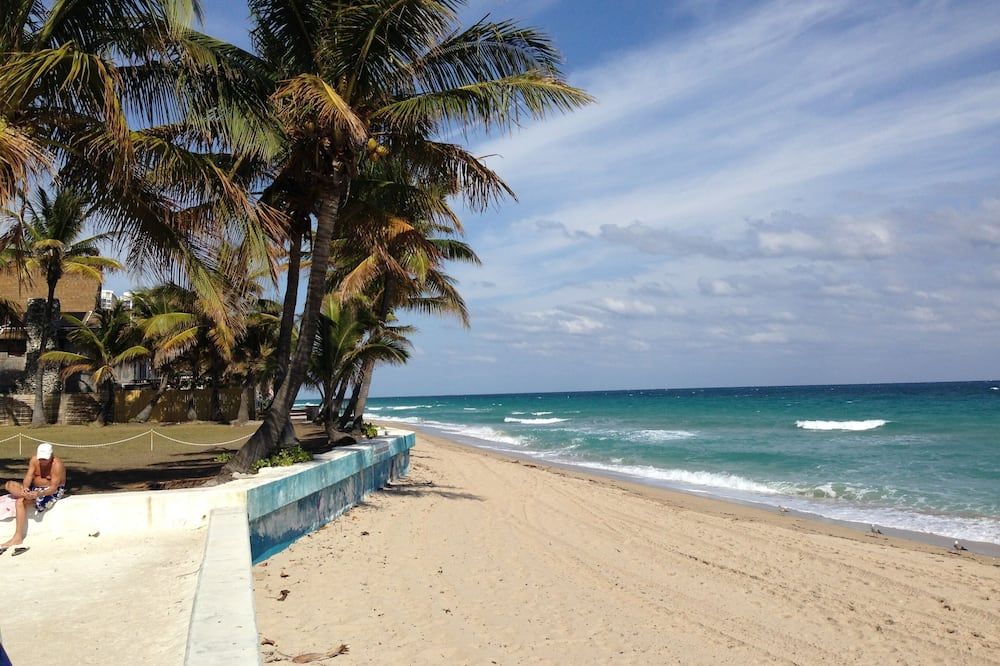 Charming Beach Villa w/ Pool, Walk to Beach in Fort Lauderdale (Sleeps 6) - Fort Lauderdale - Playa